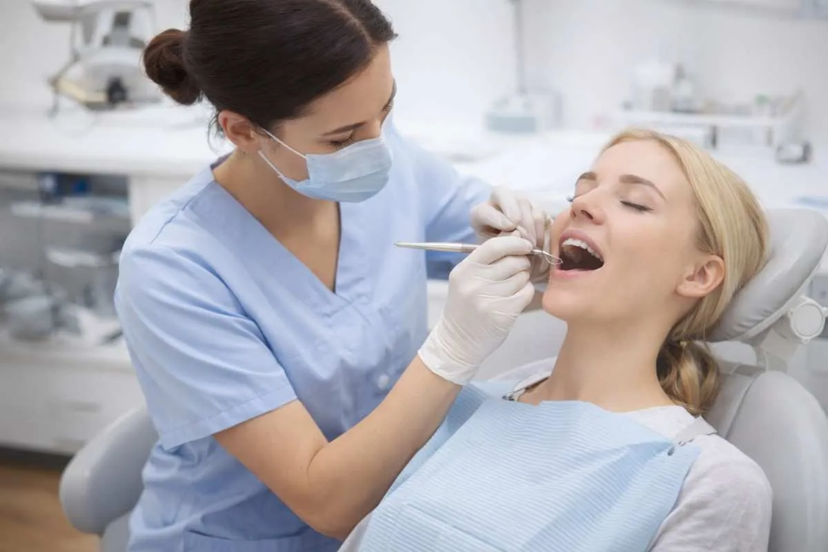 What an Oral Hygienist Does